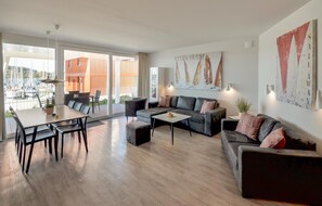 TV, fireplace - Priwallpromenade 23, Whg 3 (Travemünde Waterfront)