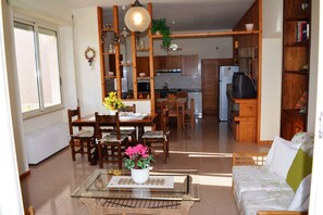 TV - Holiday home with air conditioning (Cala Gonone)