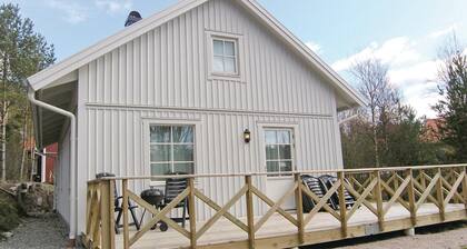 Beautiful home in Fjällbacka with sauna