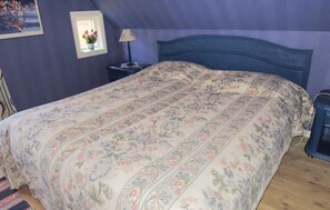 3 bedrooms, travel crib - Lovely home in Knäred with lake view (Knäred)