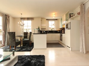 Unclassified image, 3 of 25, button