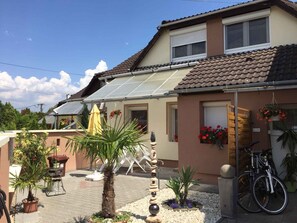 Terrace/patio - Holiday apartment with air conditioning and internet (Balatonkenese)