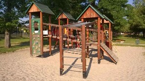 Children's area - Holiday apartment with air conditioning and internet (Balatonkenese)
