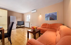 TV, DVD player