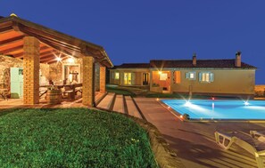 Pool - Gorgeous home in Potpican with private swimming pool, can be inside or outside (Potpican)
