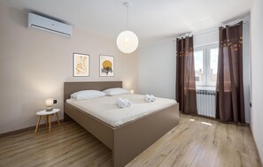 4 chambres, lit parapluie, Wi-Fi gratuit, draps fournis