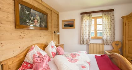 Apartment Mondsee - apartment on the farm "Margarethengut" am Attersee