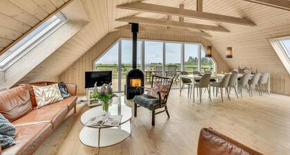 Cozy home in Skjern with kitchen