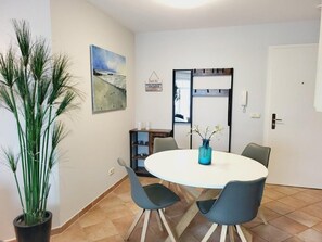 Dining - (64) 2-room apartment beach road - Apartment house Strandburg (Kühlungsborn)