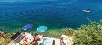 Awesome home in Lukovo Sugarje with house sea view