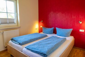 2 室のベッドルーム、旅行用ベビーベッド、WiFi、ベッドシーツ