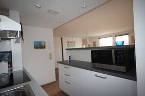 Fridge, microwave, dishwasher, coffee/tea maker