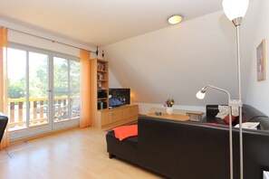 Unclassified image, 3 of 32, button