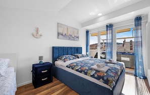 4 bedrooms, free WiFi, bed sheets