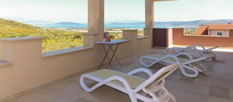 Amazing home in Kastel Stafilic