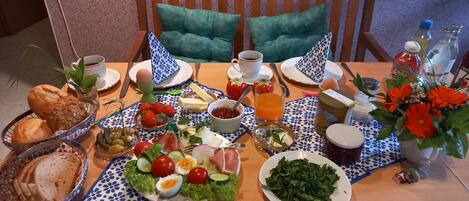 Petit déjeuner servi en supplément