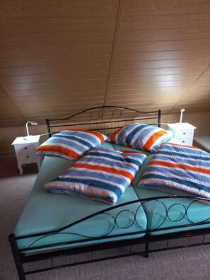 2 bedrooms, WiFi, bed sheets