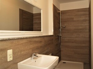 Unclassified image, 2 of 13, button - 24-04 - resort Villa Apt 24-04. (Kühlungsborn)