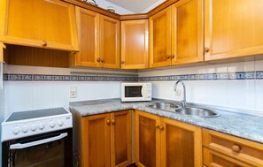 Fridge, microwave, stovetop, coffee/tea maker - Cala Morlanda Palma d Mallorca (Cala Morlanda)