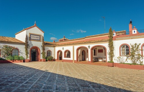 Stunning home in El Garrobo