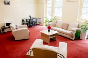 Terrace/patio - Linaker Art Deco Motel (Beechworth)