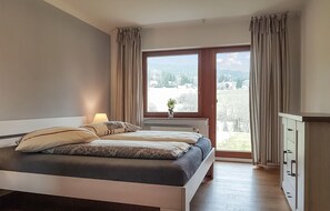 2 camere, culla da viaggio, Wi-Fi gratuito, lenzuola
