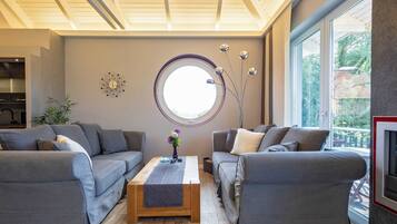 Fernseher, Kamin