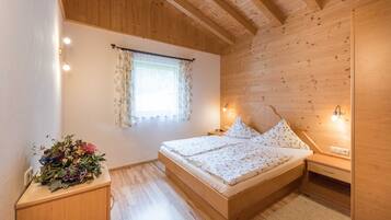 2 bedrooms, in-room safe, travel cot, WiFi