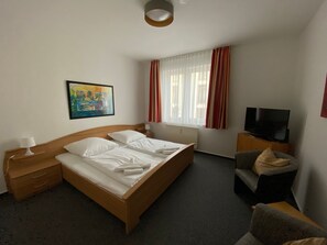 1 bedroom, WiFi, bed sheets