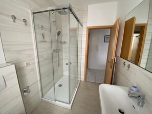 Shower, towels