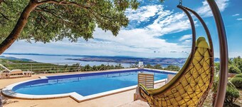 Lovely home in Jablanac with WiFi