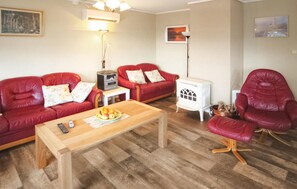 TV, fireplace, DVD player