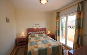 3 chambres, lit parapluie, Wi-Fi gratuit, draps fournis