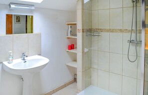 Ensemble baignoire-douche