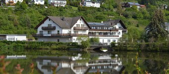 Apartment 11 - Apartments arrow