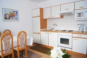 Frigorifero, microonde, forno