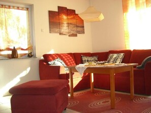 Unclassified image, 3 of 8, button