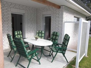 Unclassified image, 2 of 8, button