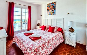 4 bedrooms, free WiFi - Nice home in Les Issambres (Les Issambres)