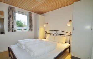 4 bedrooms, travel cot, free WiFi