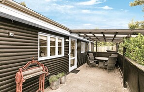 Terrace/patio - Amazing home in Nexø with WiFi (Nexø)
