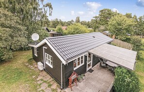 Exterior - Amazing home in Nexø with WiFi (Nexø)