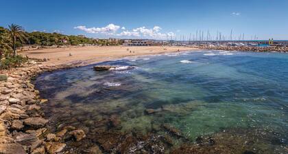 5 bedroom stunning home in Roda de Berà