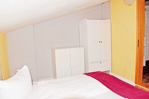1 bedroom, WiFi, bed sheets - Apartment 03 - Villa Waldblick in Baabe (Baabe)