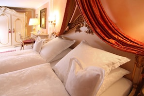 1 bedroom, in-room safe, WiFi, bed sheets