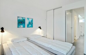 3 bedrooms, travel crib, free WiFi