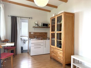 Kühlschrank, Mikrowelle, Geschirrspüler