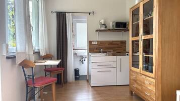 Kühlschrank, Mikrowelle, Geschirrspüler