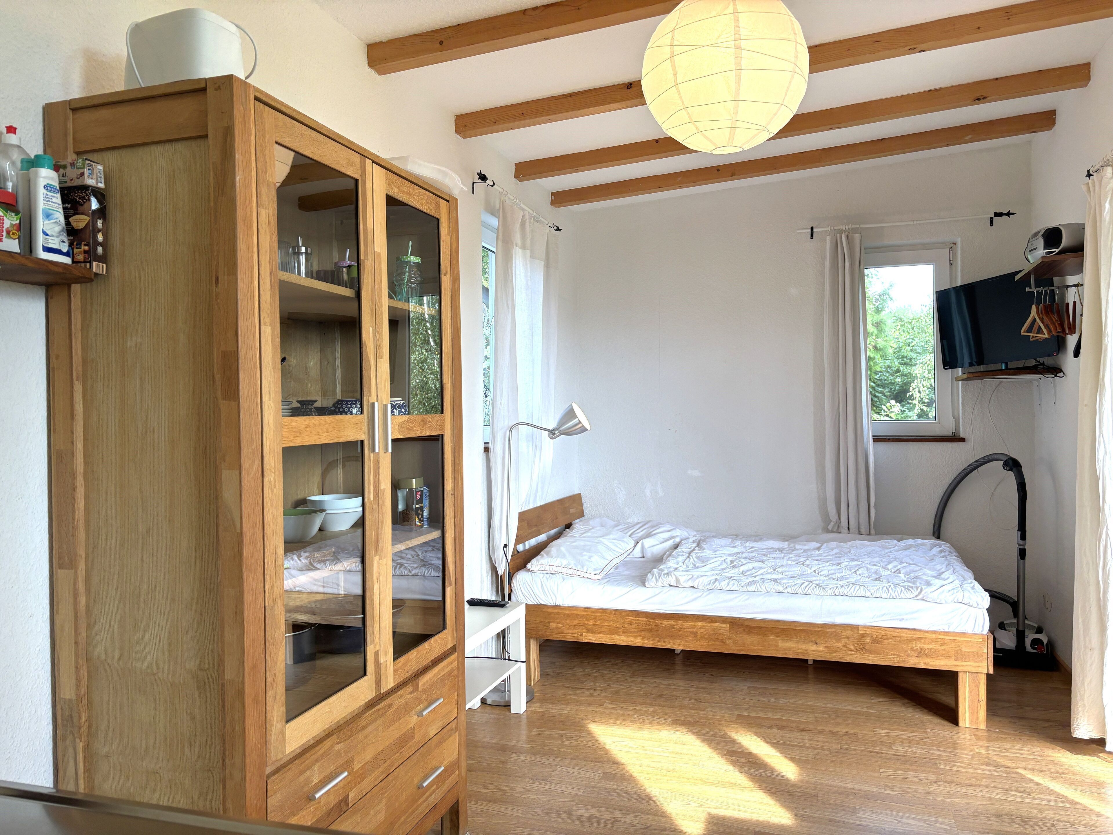 1 Schlafzimmer, Reisekinderbett