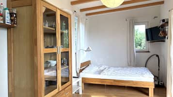 1 Schlafzimmer, Reisekinderbett